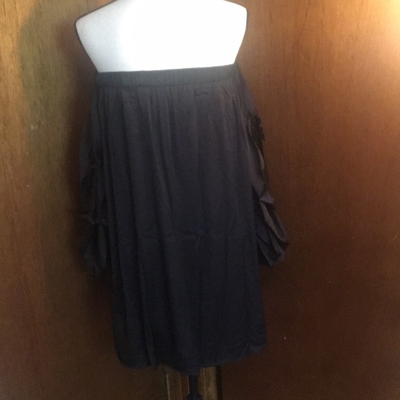 Black dress - Picture 3 of 4